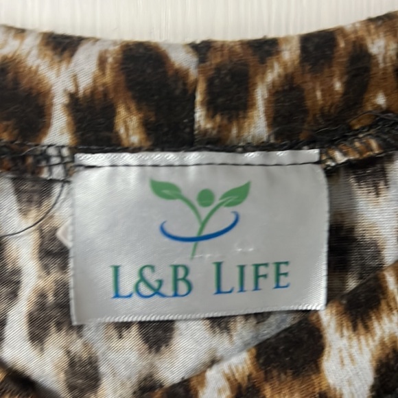 Leopard Cozy Shirt - Picture 3 of 4